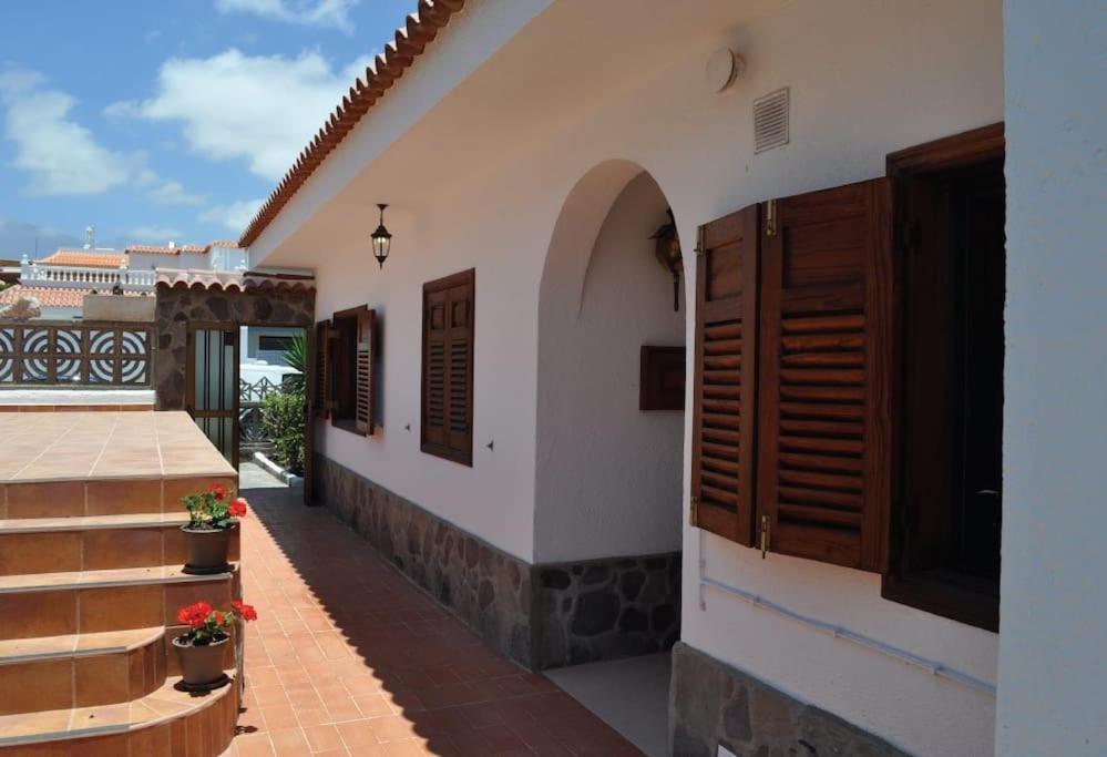 Los Cisnes Encantadora Casa Con Jardin Y Estudio Vista Al Mar El Medano  Luaran gambar