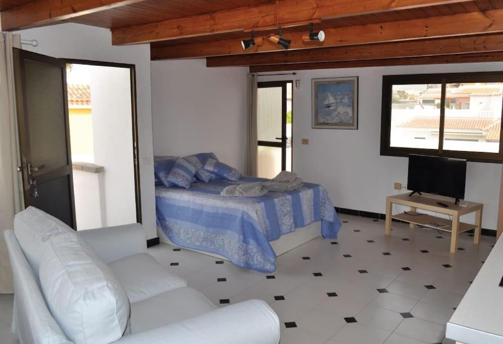 Los Cisnes Encantadora Casa Con Jardin Y Estudio Vista Al Mar El Medano  Luaran gambar